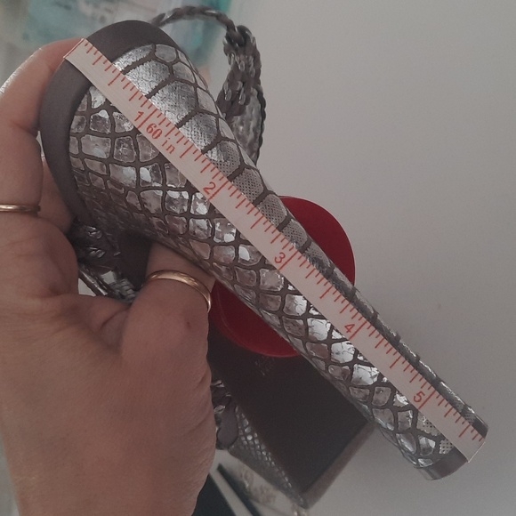 Lavender /gray silver platform heels - Picture 9 of 11